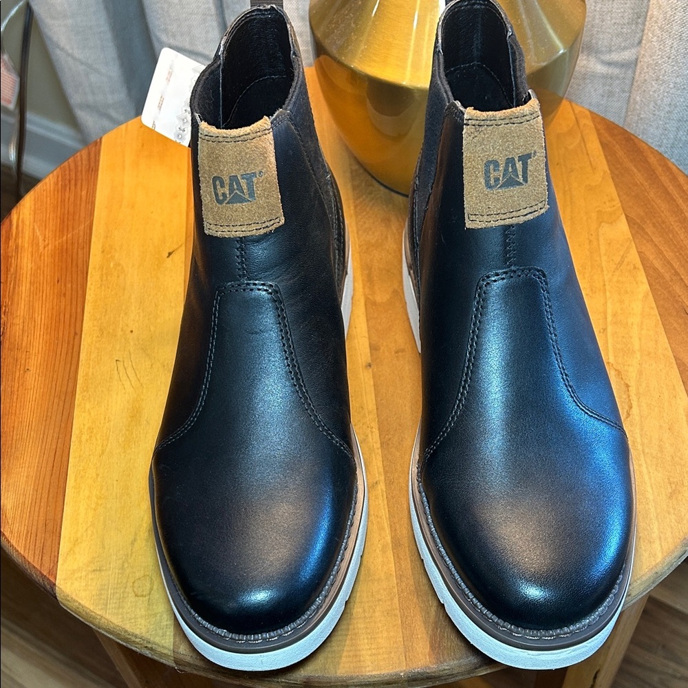 NWT Cat Chariot Chelsea Black Boots